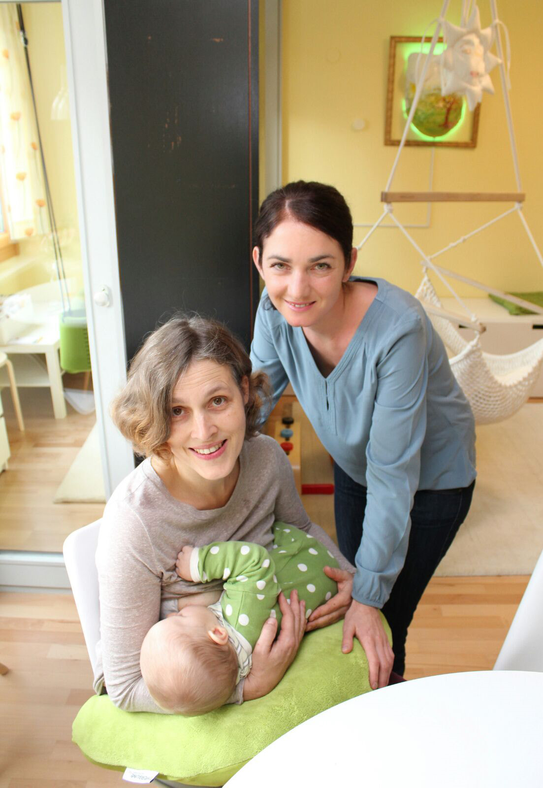 Stillcafe in Bregenz, im Bild: Stillberaterin Kerstin Dörler und Oberärztin Heidemarie Körber-Lemp; Foto: ©Claus Dörler