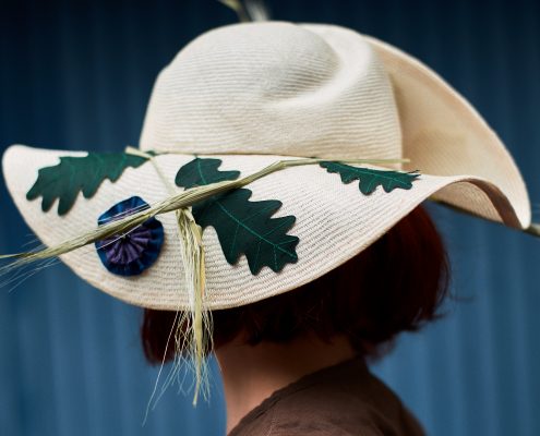 Die Probe des Gesellenprüfungsstücks "Schnitterfest"; Modell: Laura Weißhaar, Foto: ©Ricardo Wiesinger