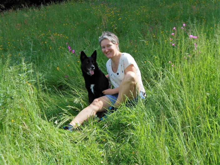 Mirjam Steinbock mit ihrem Hund "Kilja"; Foto: ©Mirjam Steinbock