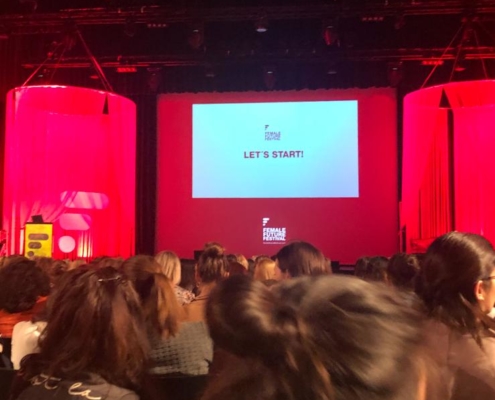 „Schwarz auf Weiß“ beim „Female Future Festival“; Foto: ©„Schwarz auf Weiß“