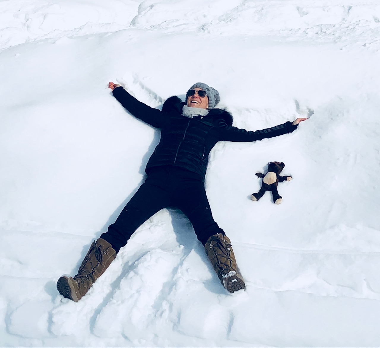 Schneeschuhwandern mit „Teddy Eddy“; Foto: ©Ingrid Hofer